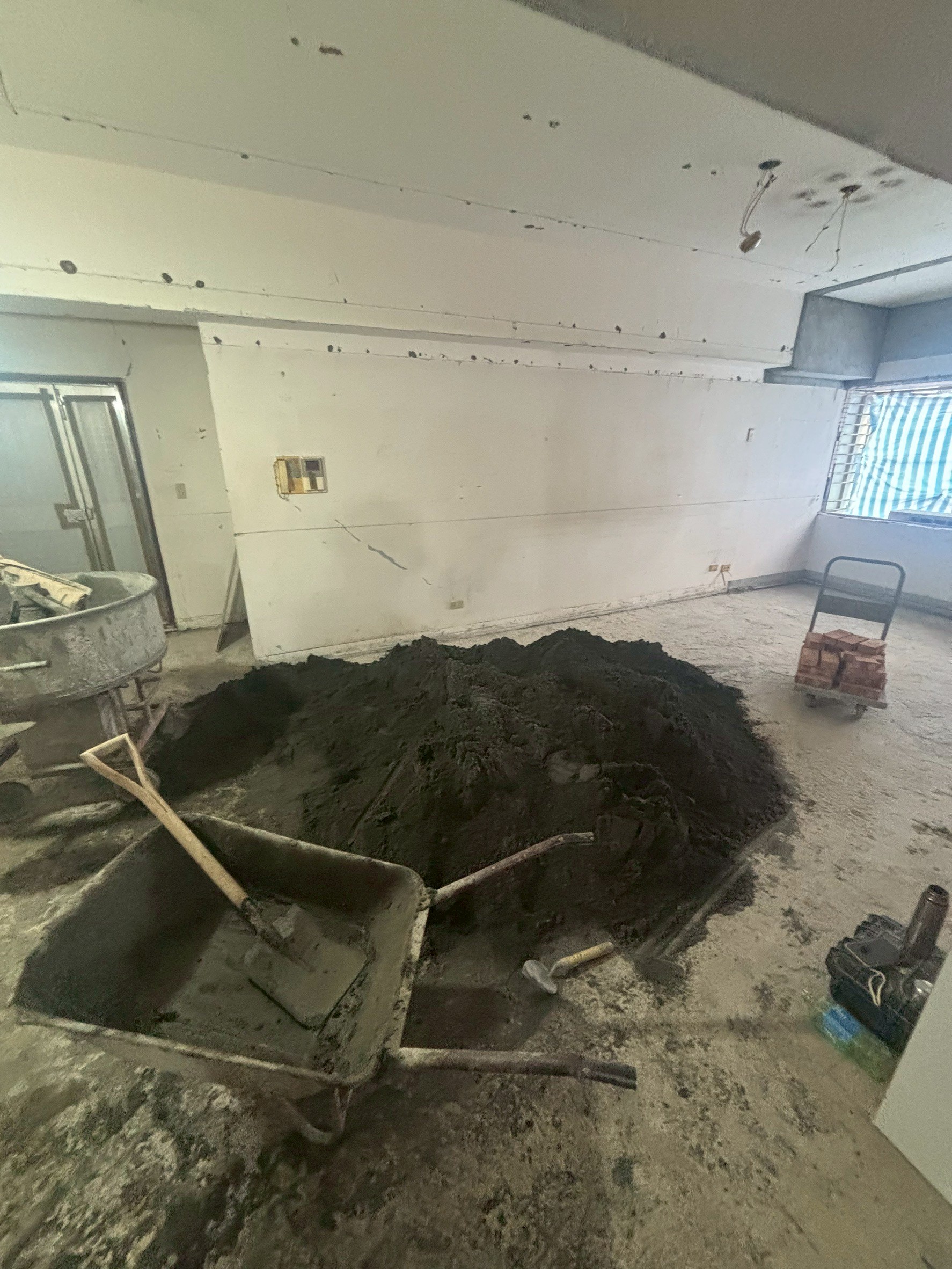 新莊幸福路重作格局立牆砌磚泥作02 施工紀錄