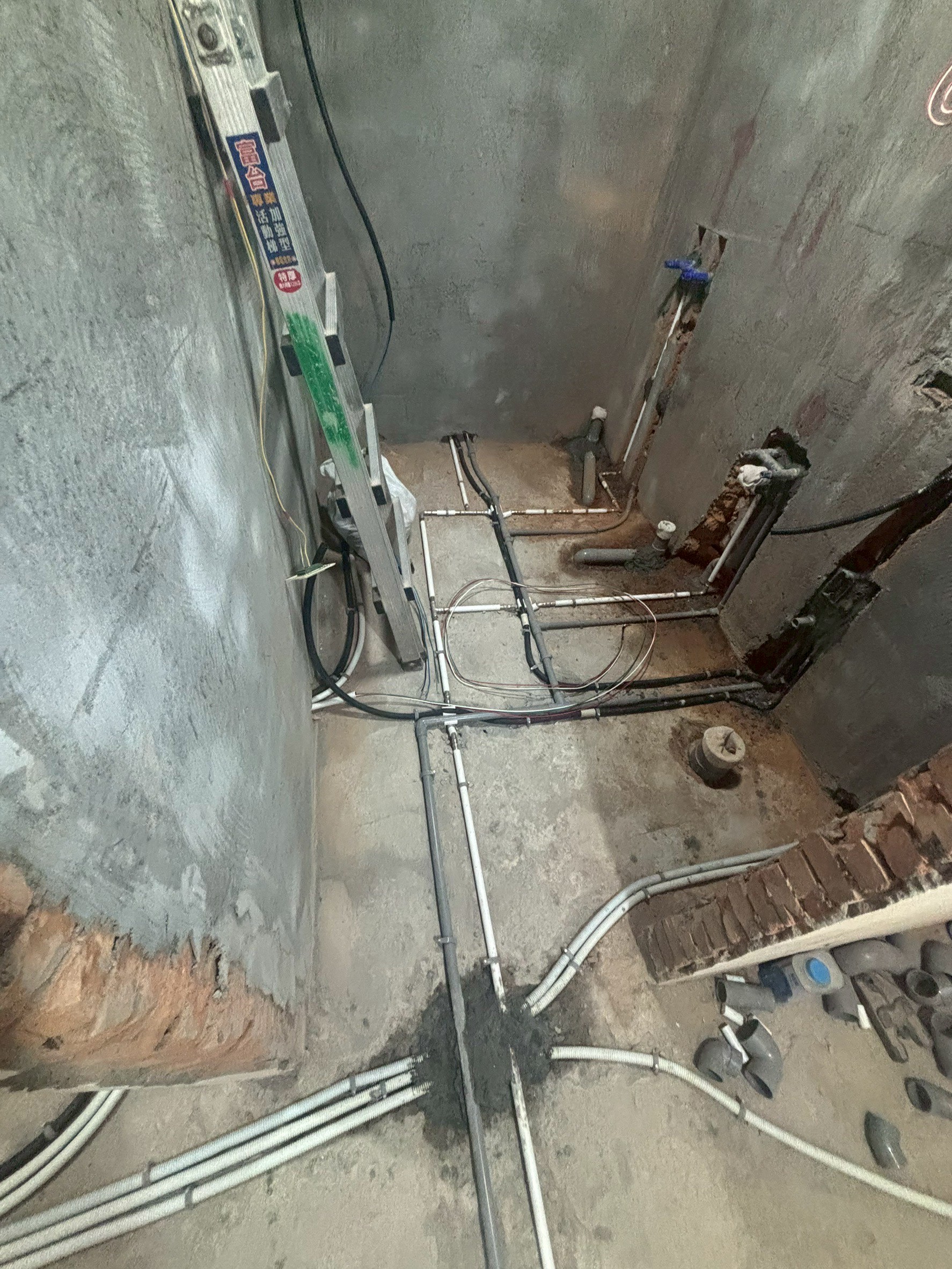 新莊幸福路水電 配管04 施工紀錄