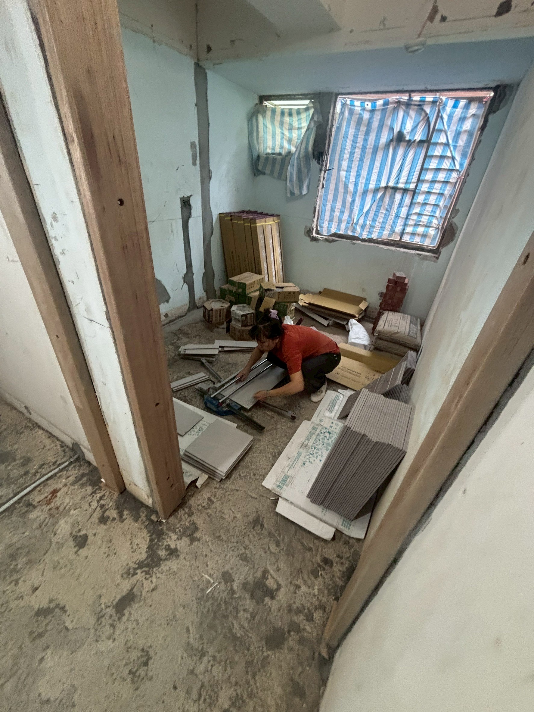 新莊幸福路泥作工程貼磚01 施工紀錄