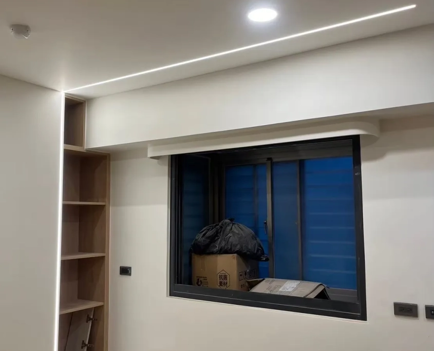 中和自強住宅翻新｜窗邊收納與線型燈