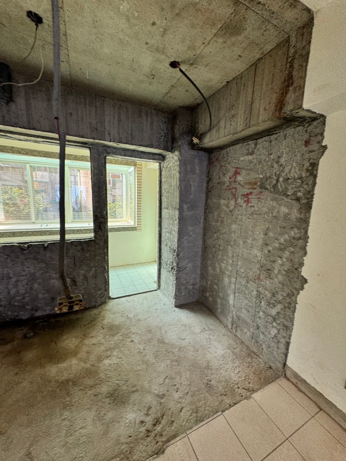 內湖康寧路案例｜房間牆地面拆除施工紀錄