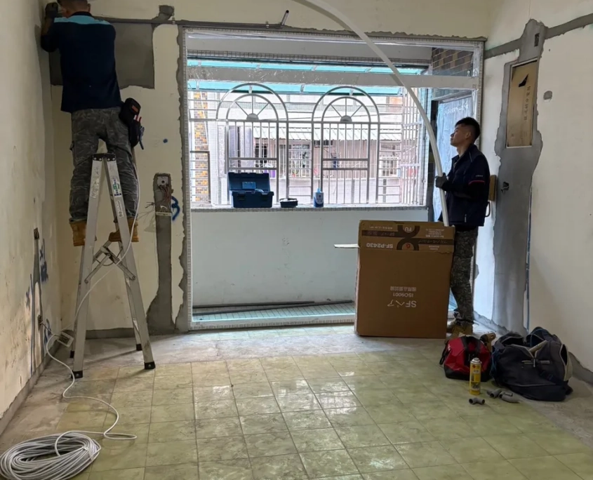 文山辛亥老屋翻新 01/13 工程專員巡場紀錄:客廳冷氣配管