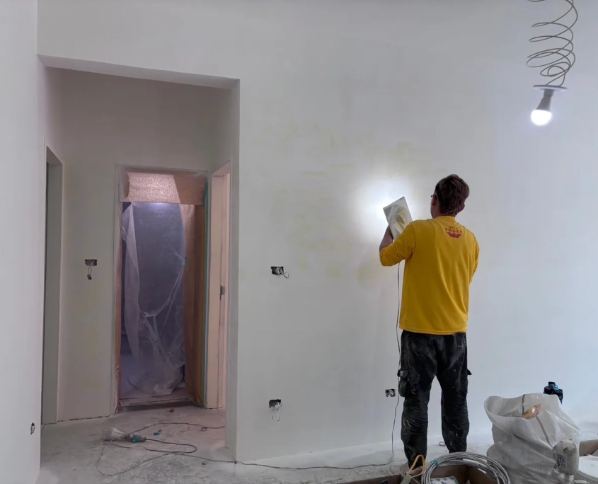 文山辛亥老屋翻新 02/11 工程專員巡場紀錄:油漆:研磨與補土