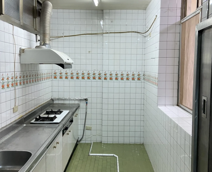 中山合江老屋翻新前的廚房與原有廚具
