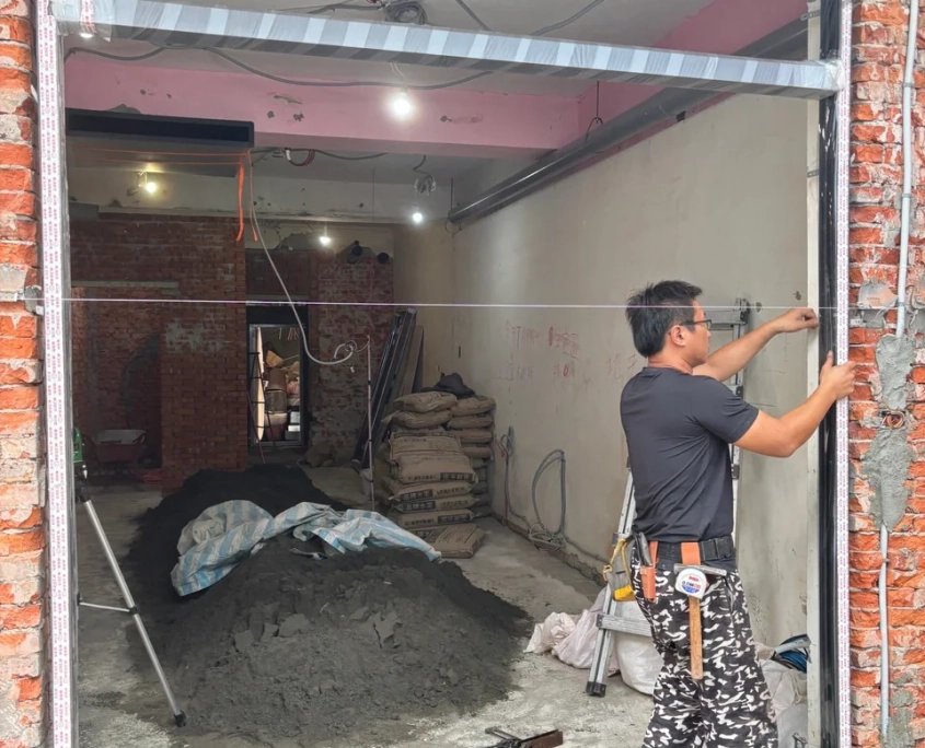 中山合江老屋翻新 04/18 工程專員巡場紀錄:窗戶安裝