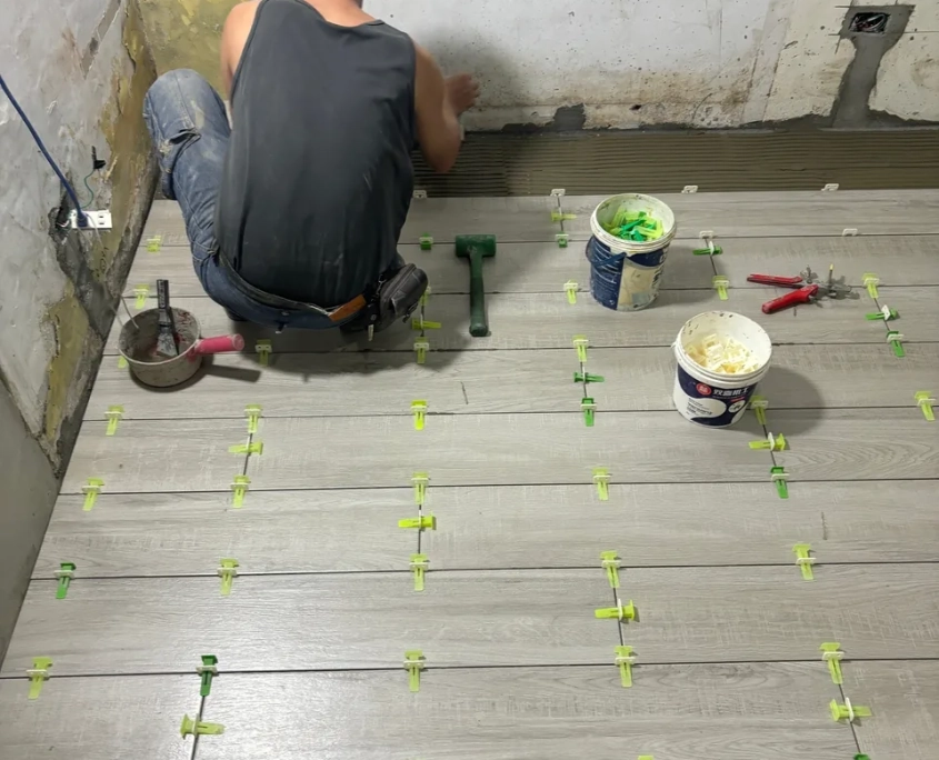 中山合江老屋翻新 06/19 工程專員巡場紀錄:地磚鋪設