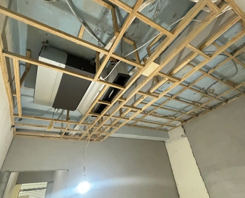 中山合江老屋翻新 07/02 工程專員巡場紀錄:天花骨架與冷氣整合