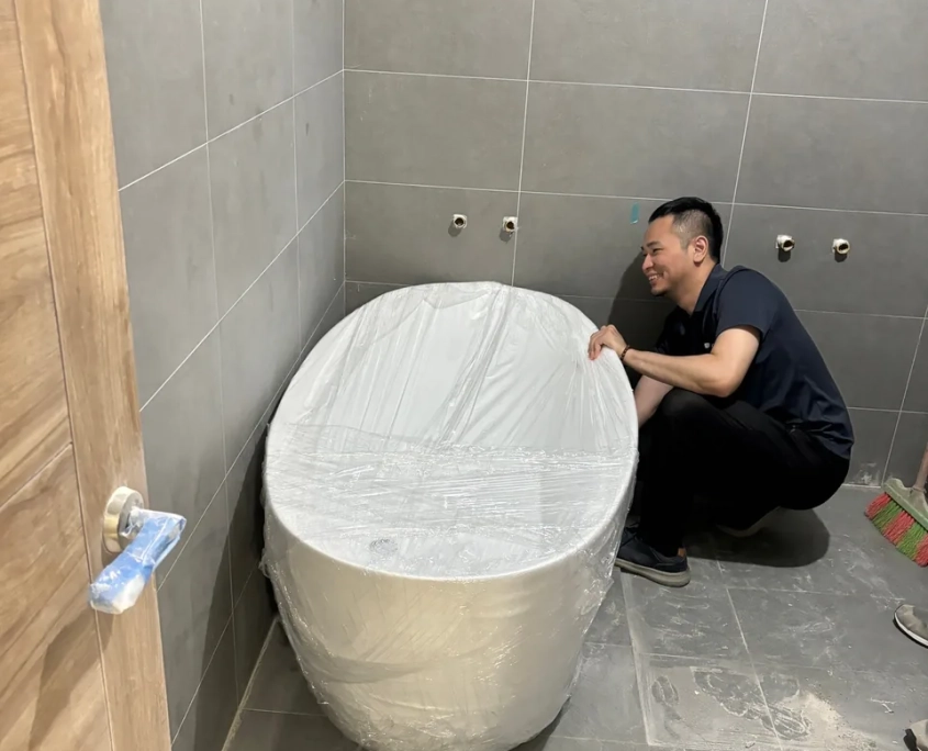 中山合江老屋翻新 07/30 工程專員巡場紀錄:浴缸定位